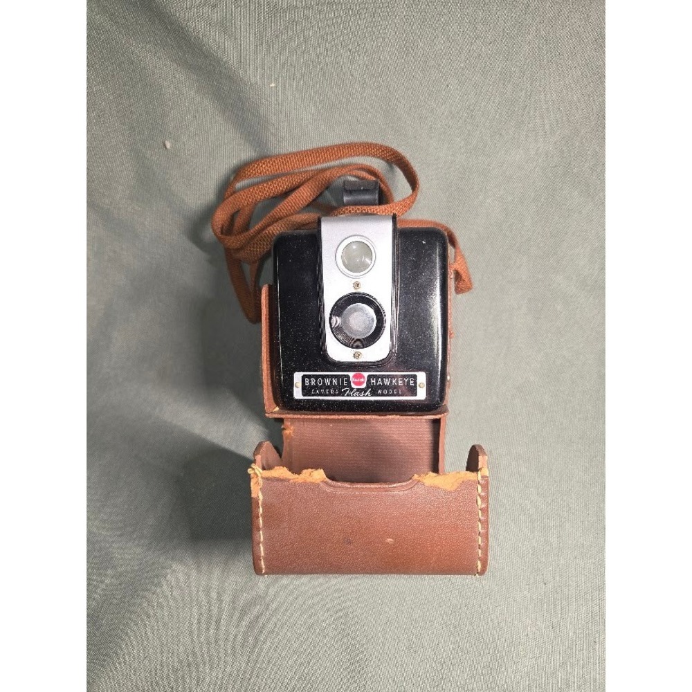 Vintage Kodak Brownie Hawkeye Flash Model Camera with Leather Case Bakelite Body